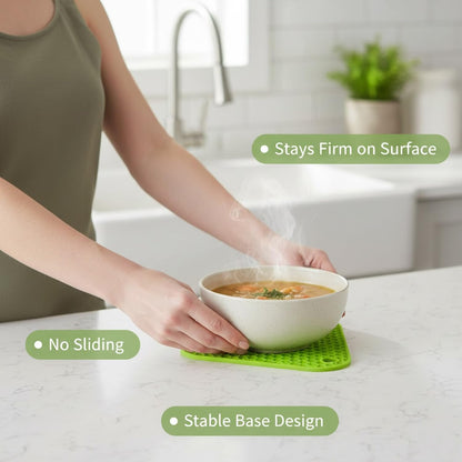 Signamio Silicone Mat for Kitchen - Pack of 4 Triangle Heat Resistant Mats, Coasters for Dining Table for Hot Pots, Trivet Heat Mats for Kitchen and Dining Table