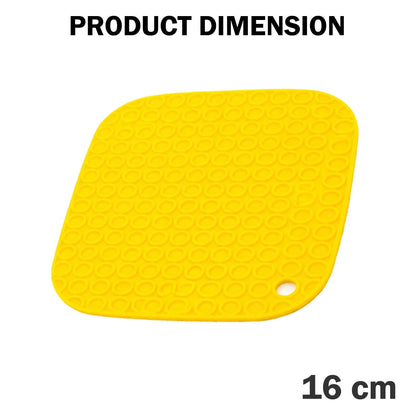 Signamio Silicone Mat for Kitchen - Pack of 4 Square Heat Resistant Coasters for Dining Table for Hot Pots - Durable Trivet Heat Mats for Added Protection and Style