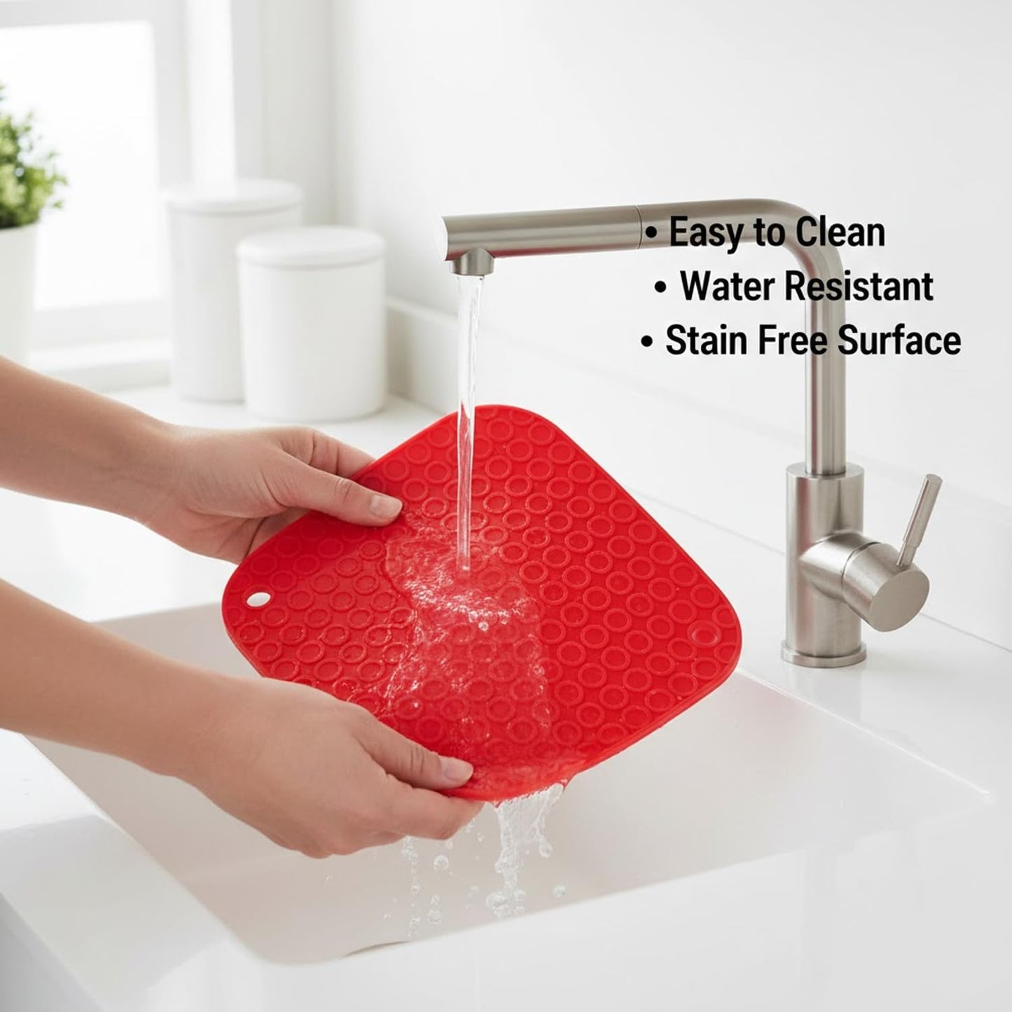 Signamio Silicone Mat for Kitchen - Pack of 4 Square Heat Resistant Coasters for Dining Table for Hot Pots - Durable Trivet Heat Mats for Added Protection and Style
