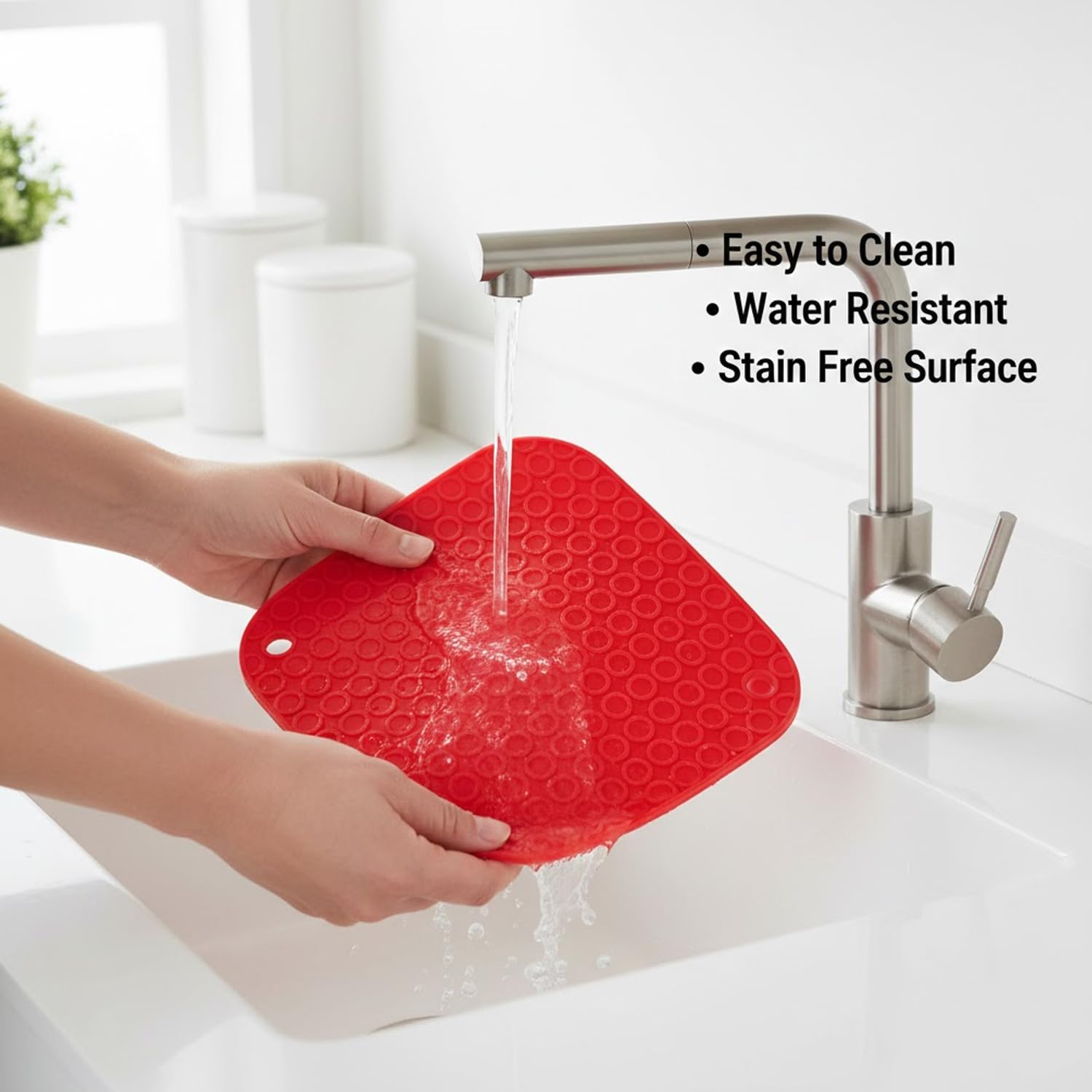 Signamio Silicone Mat for Kitchen - Pack of 4 Square Heat Resistant Coasters for Dining Table for Hot Pots - Durable Trivet Heat Mats for Added Protection and Style